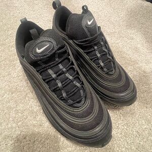 Nike Men's Black Air Max Sneakers